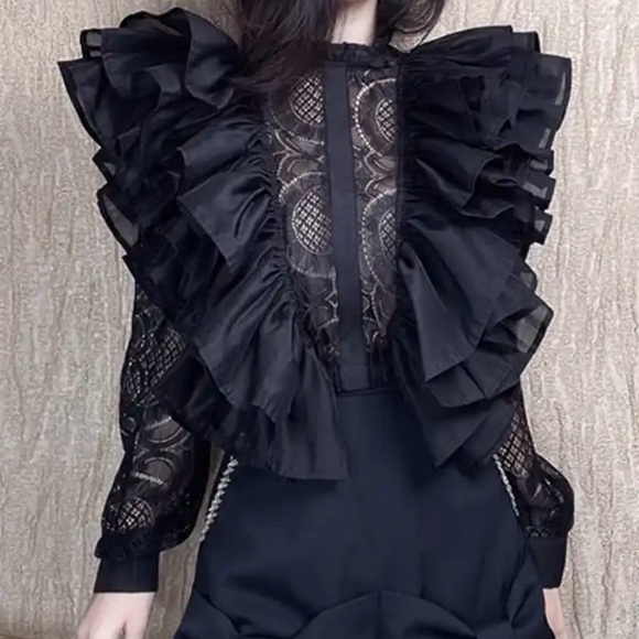 NWT - Layered ruffle and lace top - Picture 2 of 2